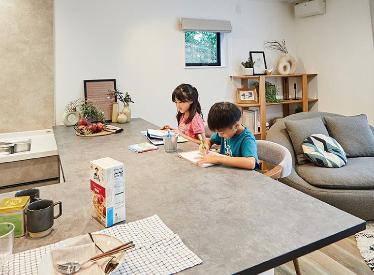 大きなL字型カウンター